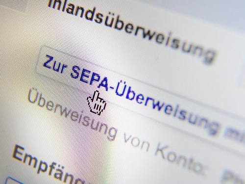 Nach Angaben der Forscher sind von der Sicherheitslücke 31 Banking-Apps betroffen. Foto: Angelika Warmuth/Symbolbild