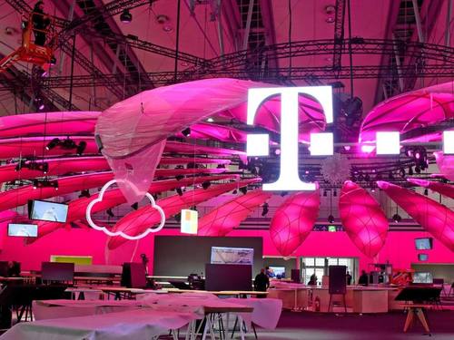 Auch die Deutsche Telekom baut derzeit flächendeckend ein Schmalband-Netz in Deutschland aus. ((Foto: Holger Hollemann))