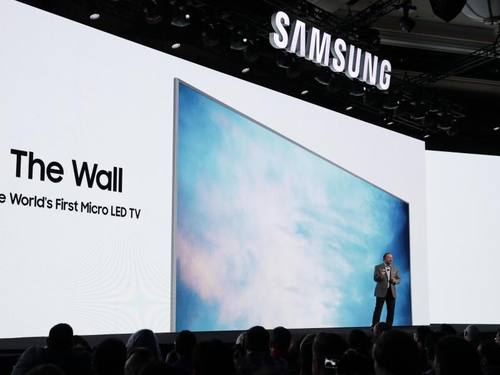 Auf der Messe zeigte Samsung ein Modell mit einer Bildschirmdiagonalen von 146 Zoll (3,7 Meter). ((Foto: Jae C. Hong))