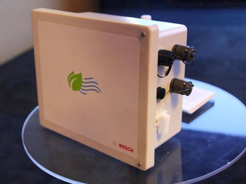 Klein und preiswert: die von Bosch entwickelte Mikroklimamessstation „Climo“ auf der Elektronikmesse CES. ((Foto: Christoph Dernbach))