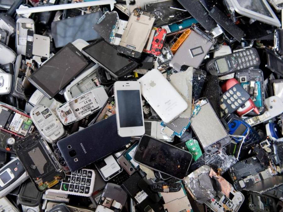 Pro Jahr fallen in Deutschland ca. 1,7 Millionen Tonnen Elektroschrott durch Smartphones an. ((Foto: Julian Stratenschulte))