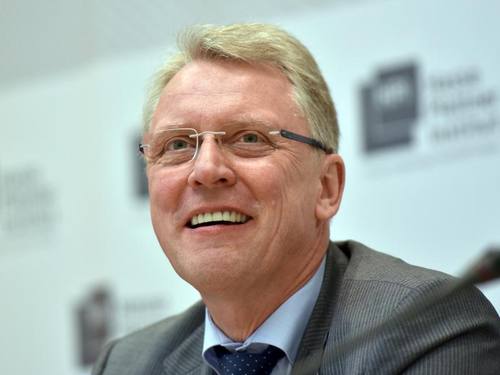 Für HPI-Direktor Christoph Meinel ist die Anzahl der registrierten Sicherheitslücken alarmierend. ((Foto: Ralf Hirschberger))
