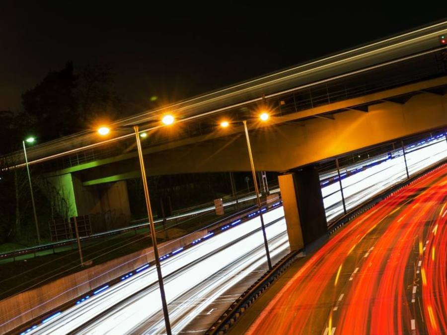 Bis es flächendeckend selbst fahrende Autos ohne Lenkrad gibt, ist es wohl noch ein weiter Weg. ((Foto: Paul Zinken))
