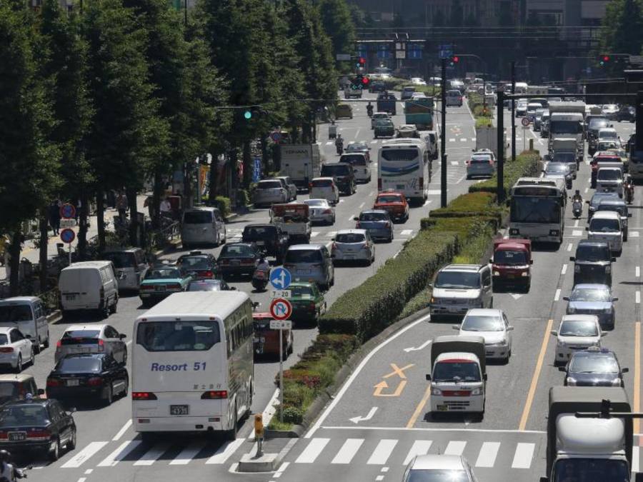 Straßenverkehr in Tokiob ((Foto: Kimimasa Mayama))
