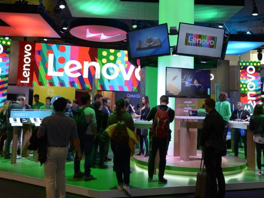 Besucher auf dem Mobile World Congress in Barcelona 2017 ((Foto: Andrej Sokolow))