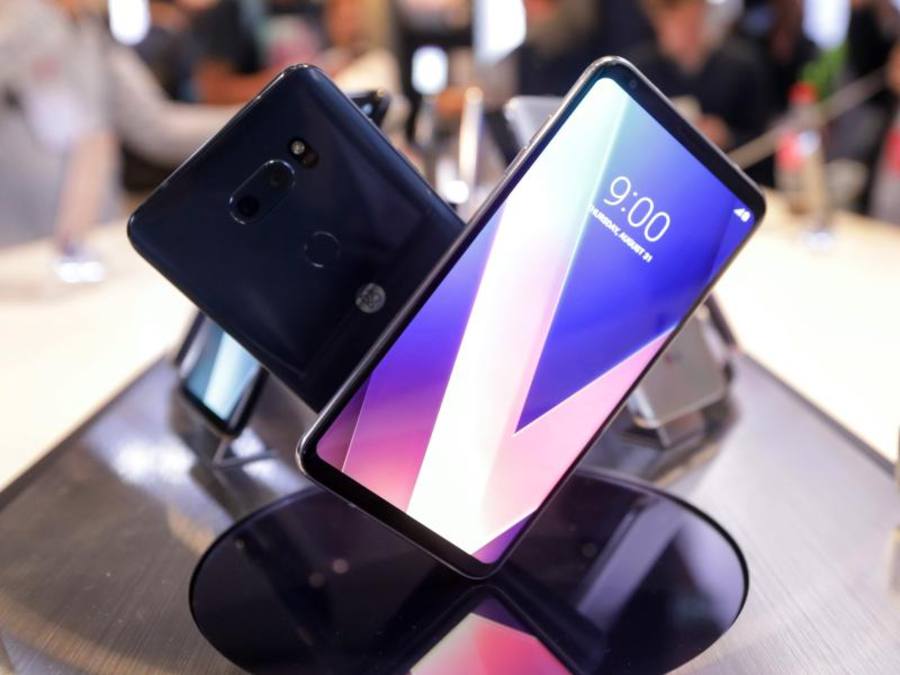 Ein neues Smartphone von LG auf der Elektronikmesse IFA in Berlin ((Foto: Kay Nietfeld))