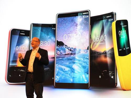 HMD-Global-Chef Florian Seiche stellt neue Modelle auf dem MWC 2018 vor. ((Foto: Andrej Sokolow))