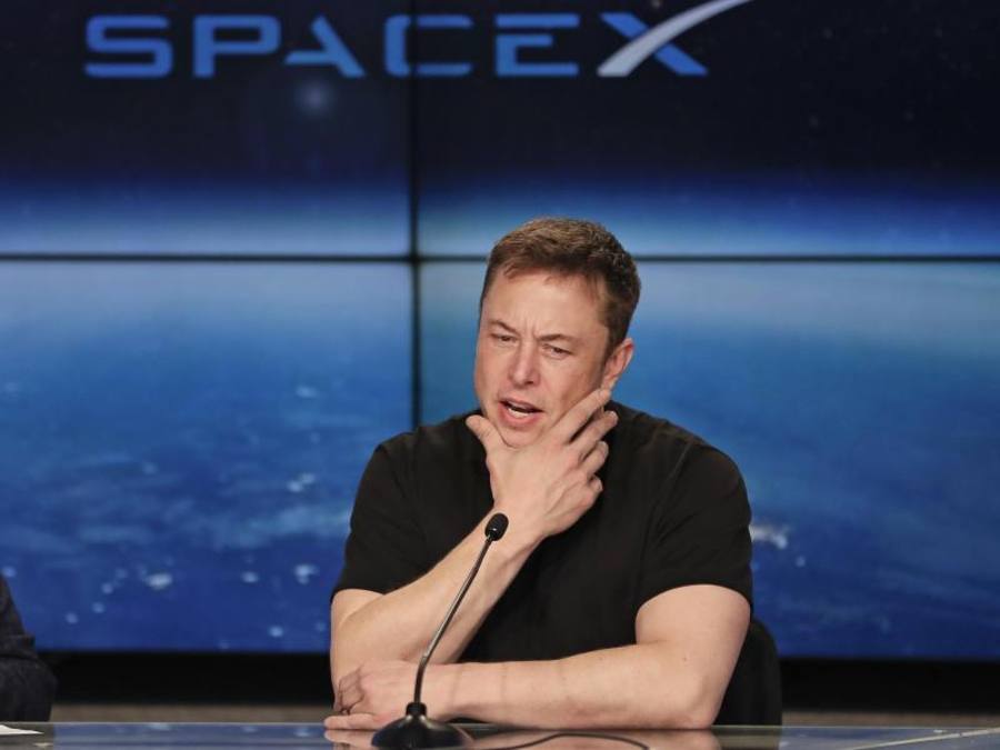 Elon Musk hat die Facebook-Seiten seiner Firmen Tesla und SpaceX verschwinden lassen. ((Foto: John Raoux, AP))