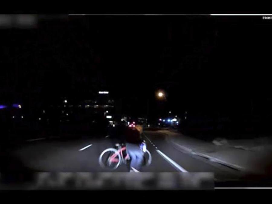 Ein Roboterwagen von Uber tötete bei einer nächtlichen Testfahrt eine Frau. ((Foto: Tempe Police Department))