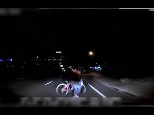 Ein Roboterwagen von Uber tötete bei einer nächtlichen Testfahrt eine Frau. ((Foto: Tempe Police Department))