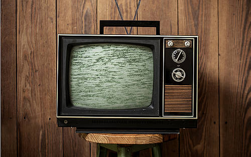 Alter Röhrenfernseher