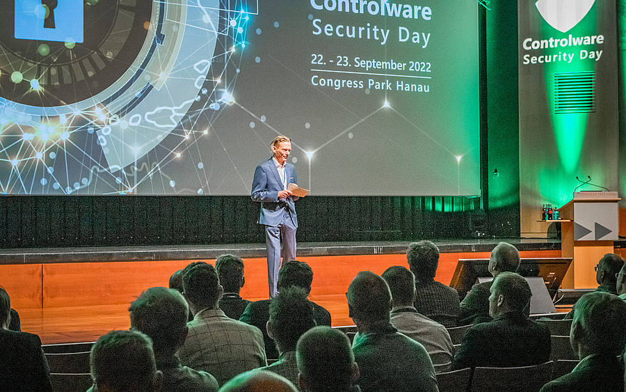 Bernd Schwefing, CEO von Controlware