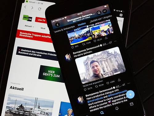 In einem gemeinsamen Schreiben haben Polen und die baltischen Staaten vier große Tech-Unternehmen zu mehr Engagement gegen Kriegstreiberei und Falschinformationen aufgerufen. Foto: Fernando Gutierrez-Juarez/dpa-Zentralbild/dpa
