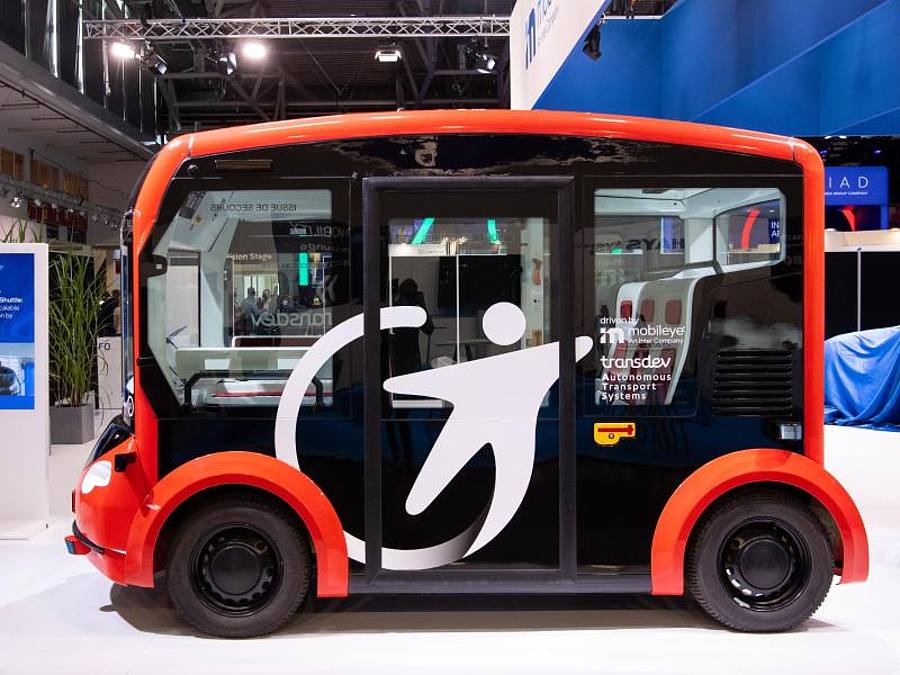 Ein autonom fahrender Bus von Mobileye auf der Automesse IAA im September. Foto: Sven Hoppe/dpa