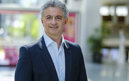 Adel Al-Saleh, Vorstandsmitglied der Deutschen Telekom und CEO von T-Systems