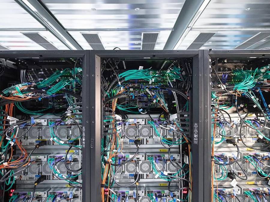 Die Unternehmen in Deutschland haben immer weniger Vorbehalte gegen den Einsatz von Künstlicher Intelligenz (KI). Foto: Sebastian Gollnow/dpa