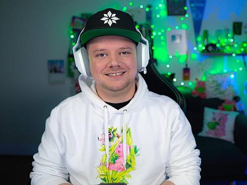 Daniel Reutter bespielt auf dem Youtube-Kanal «SimFans.de» das Simulationsspiel «Die Sims». Foto: Privat/Daniel Reutter/dpa