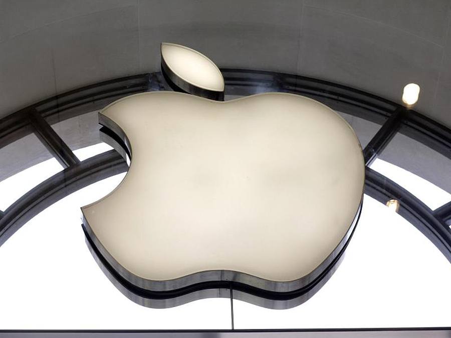 Apple wird als erstes US-Unternehmen an der New Yorker Börse mit über zwei Billionen US-Dollar gehandelt. Foto: Edmond Terakopian/PA Wire/dpa