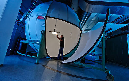 Trilux-Mitarbeiter bei der Arbeit