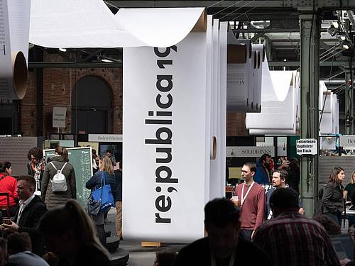 Mit dem Motto «tl;dr - too long; didn’t read» habe re:publica in diesem Jahr den Zeitgeist getroffen, sagte Mitgründer Markus Beckedahl. Foto: Soeren Stache