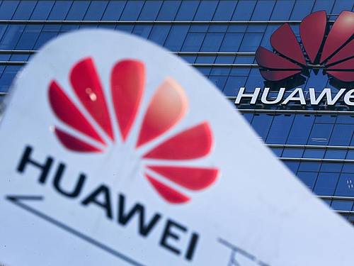 In Europa hat Huawei bereits mit 47 Providern Verträge zum Aufbau der neuen Mobilfunkgeneration 5G abgeschlossen. Foto: Andy Wong/AP/dpa/Archivbild