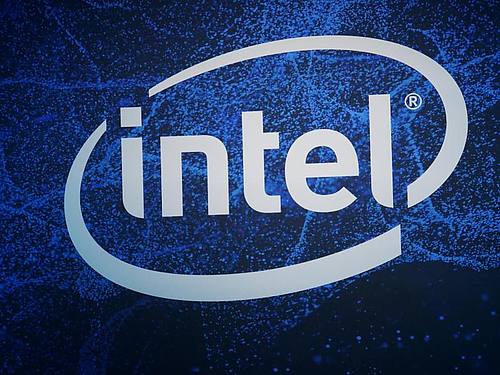 Ein Logo des Chip-Konzerns Intel auf der Elektronikmesse CES 2019. Foto: Christoph Dernbach/dpa