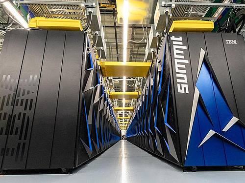 Supercomputer „Summit“ von IBM. Foto: Carlos Jones/Oak Ridge National Laboratory, U.S. Department of Energy/dpa