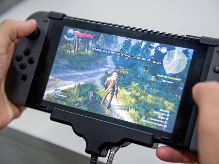 Nintendo verkaufte im vergangenen Quartal rund 3,3 Millionen ihrer Switch-Spielekonsolen - ein Drittel mehr als ein Jahr zuvor. Foto: Andrea Warnecke/dpa-tmn