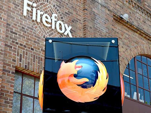 Das Firefox-Logo vor dem Hauptquartier der Mozilla Foundation in San Francisco. Foto: Andrej Sokolow/dpa