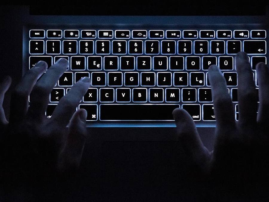 Experten warnen vor Cyberattacken während der Corona-Krise. Foto: Silas Stein/dpa