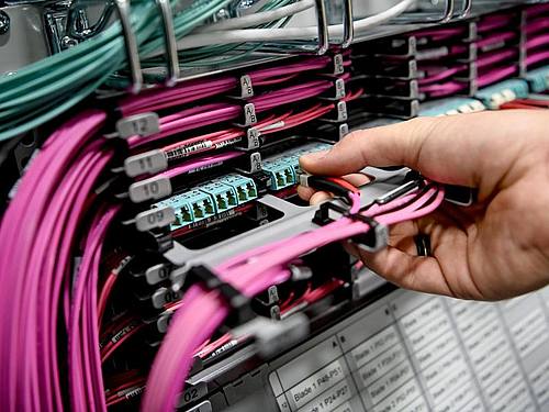 Die Corona-Pandemie hat in der deutschen Wirtschaft die Bedenken gegen die Digitalisierung fast vollständig verschwinden lassen. Foto: Britta Pedersen/dpa-Zentralbild/dpa