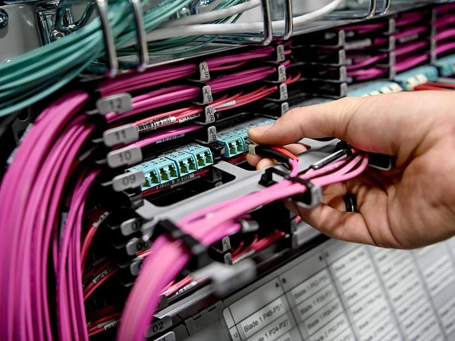 Die Corona-Pandemie hat in der deutschen Wirtschaft die Bedenken gegen die Digitalisierung fast vollständig verschwinden lassen. Foto: Britta Pedersen/dpa-Zentralbild/dpa