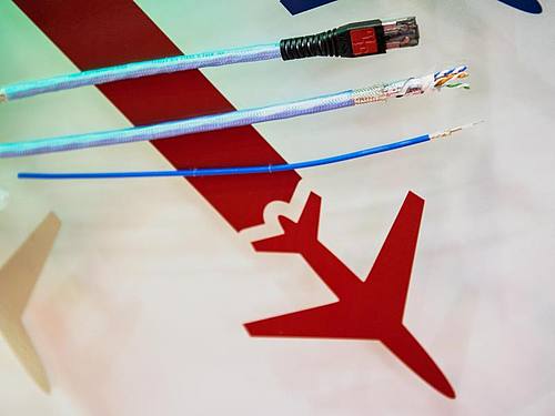Zwar ist Internet im Flugzeug schon lange möglich und vor allem in den USA weit verbreitet. In Europa aber bleiben viele Airlines skeptisch. Foto: Maja Hitij