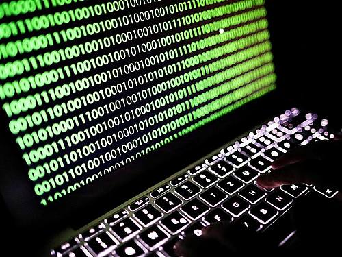 Die US-Regierung räumt der Cybersicherheit nach eigenen Angaben einen so hohen Stellenwert ein „wie nie zuvor“. Foto: Oliver Berg/dpa