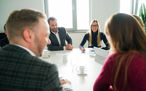 Geschäftsführer Björn Orth (Mitte) im Gespräch mit Lizenzstrategen der VENDOSOFT GmbH