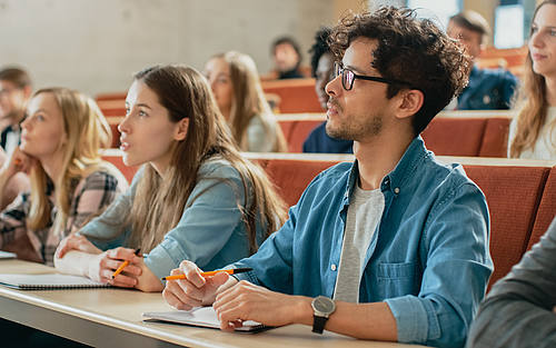 Studierende im Hörsaal