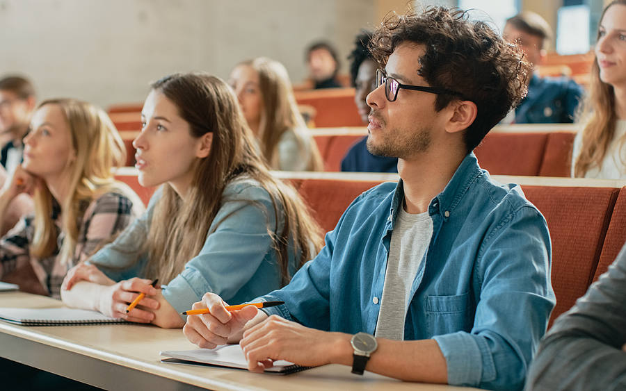 Studierende im Hörsaal