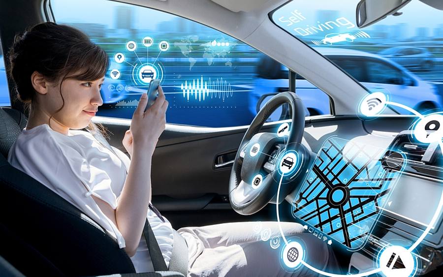 Konzeptstudie: Augmented-Reality-Interface in einem Auto