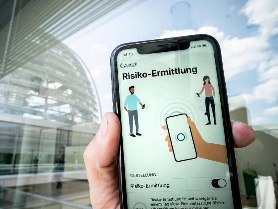 Die Corona-Warn-App ist schon millionenfach installiert worden. Foto: Michael Kappeler/dpa