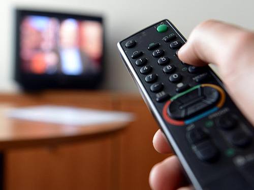 Auch alte Fernseher können die Internet-Verbindung empfindlich stören. Foto: picture alliance/dpa/Symbolbild