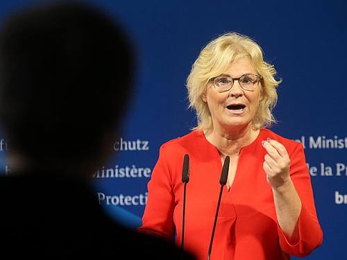 Wünscht sich eine Aktualisierungspflicht für smarte Geräte: Bundesjustizministerin Christine Lambrecht (SPD). Foto: Wolfgang Kumm/dpa