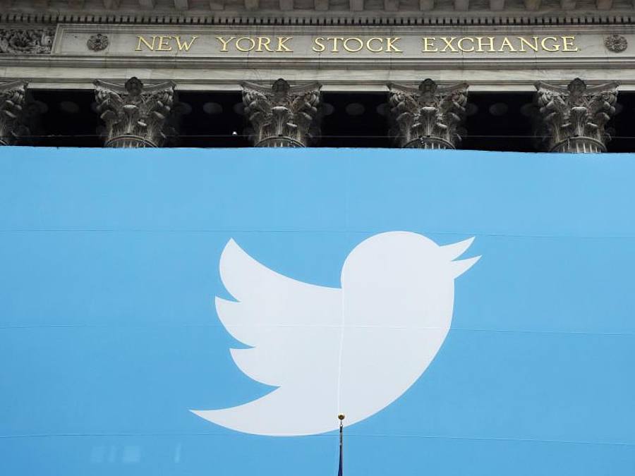 Twitter hat erstmals ein ganzes Geschäftsjahr mit schwarzen Zahlen abgeschlossen und im vierten Quartal Rekorderlöse verbucht. Foto: Mark Lennihan/AP/dpa
