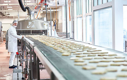 Produktionshalle der Frosta AG