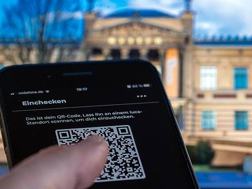 Die Luca App ermöglicht verschlüsselte Kontaktdatenübermittlung für Gastgeber und ihre Gäste sowie datensichere Nachverfolgung. Foto: Jens Büttner/dpa-Zentralbild/dpa