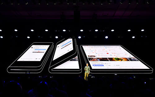 Präsentation des faltbaren Smartphones bei der Samsung Developers Conference 