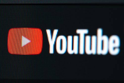 Mit einem neuen Label will die Video-Plattform YouTube künftig zuverlässige Quellen zu Gesundheitsthemen kennzeichnen.