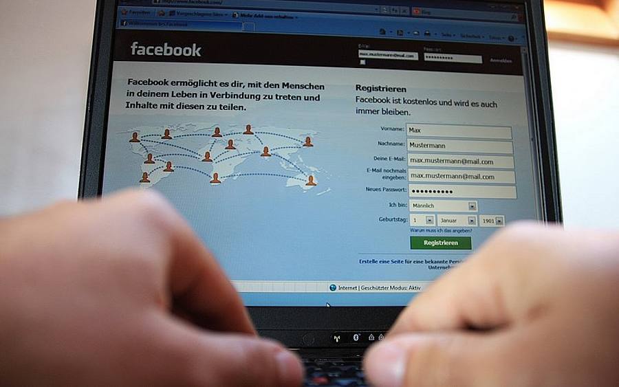 Facebook, Bildquelle: F. Gopp/pixelio.de