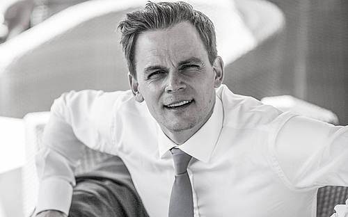 Dr. Simon Clausen