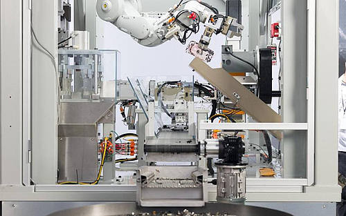 Apple hat inzwischen zwei Roboter-Linien zum iPhone-Recycling im Einsatz. ((Foto: Apple/dpa))