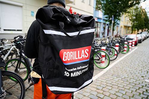 Der Lebensmittelllieferdienst Gorillas und der Bio-Einzelhändler Alnatura haben für den deutschen Markt eine strategische Partnerschaft vereinbart.